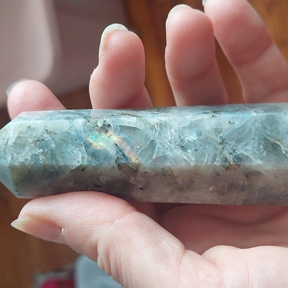 Labrodorite Blue-Green Crystal Tower - Picture 3 of 3